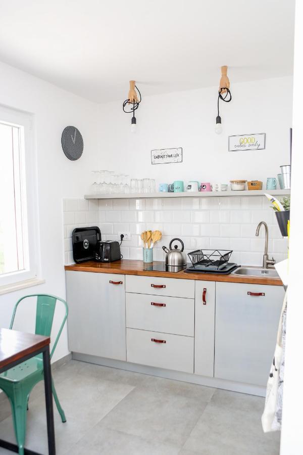 Apartment On The Sunny Side 코츌라 외부 사진